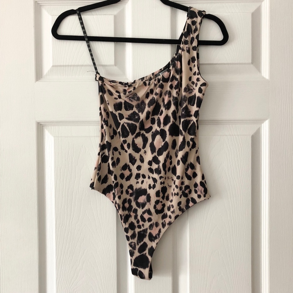 New Leopard Print One Shoulder Bodysuit